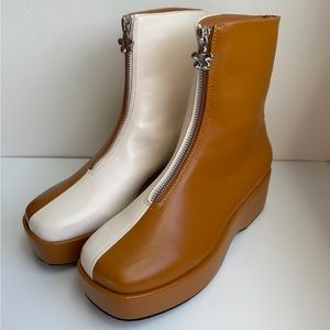 NWOT Lisa Says Gah Chloe Boot - Brown/Cream